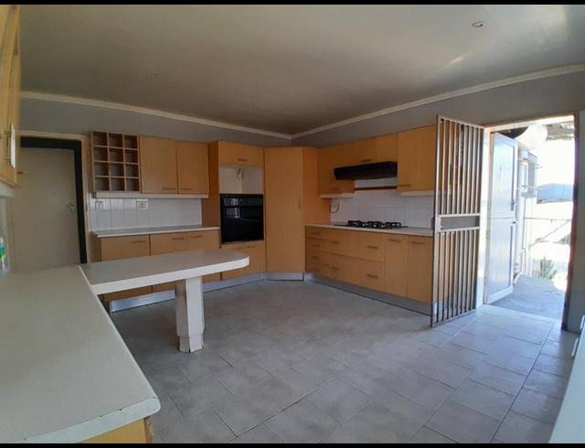 3 BEDROOM HOUSE FOR SALE IN VALHALLA